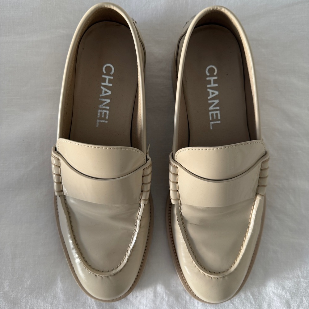 CHANEL Beige Leather Loafers